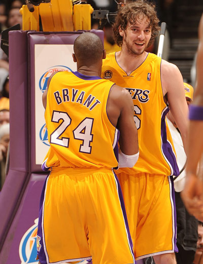 此戏剧性的 此戏剧性的