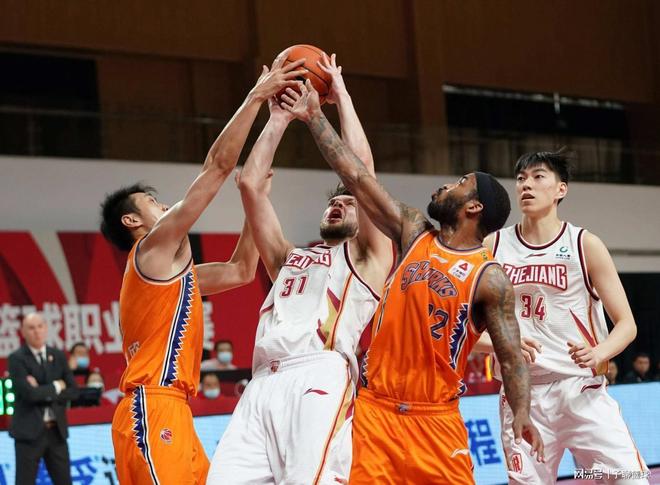 脚后跟传球 脚后跟传球