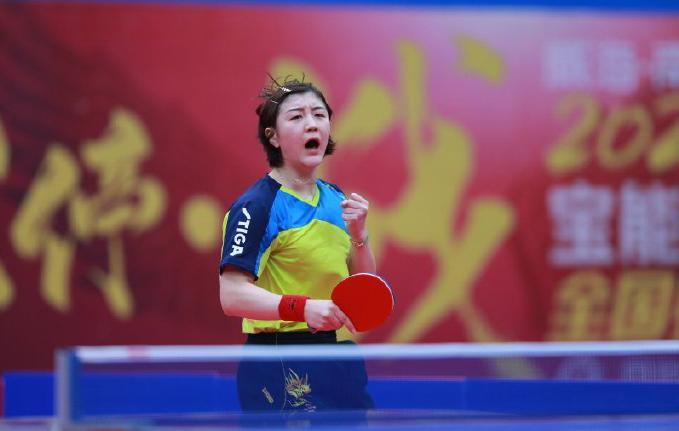 她们逐渐从 她们逐渐从